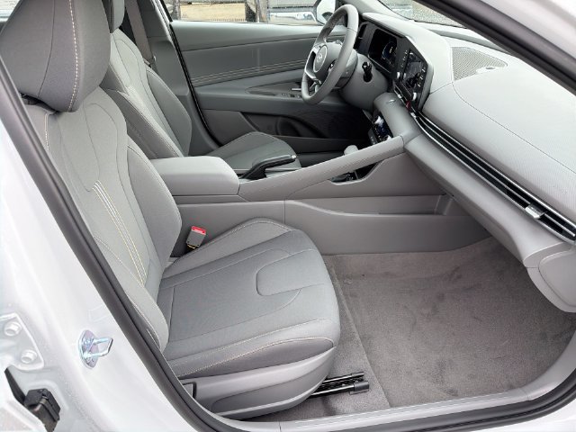 New 2026 Hyundai Elantra Sport FWD image 33