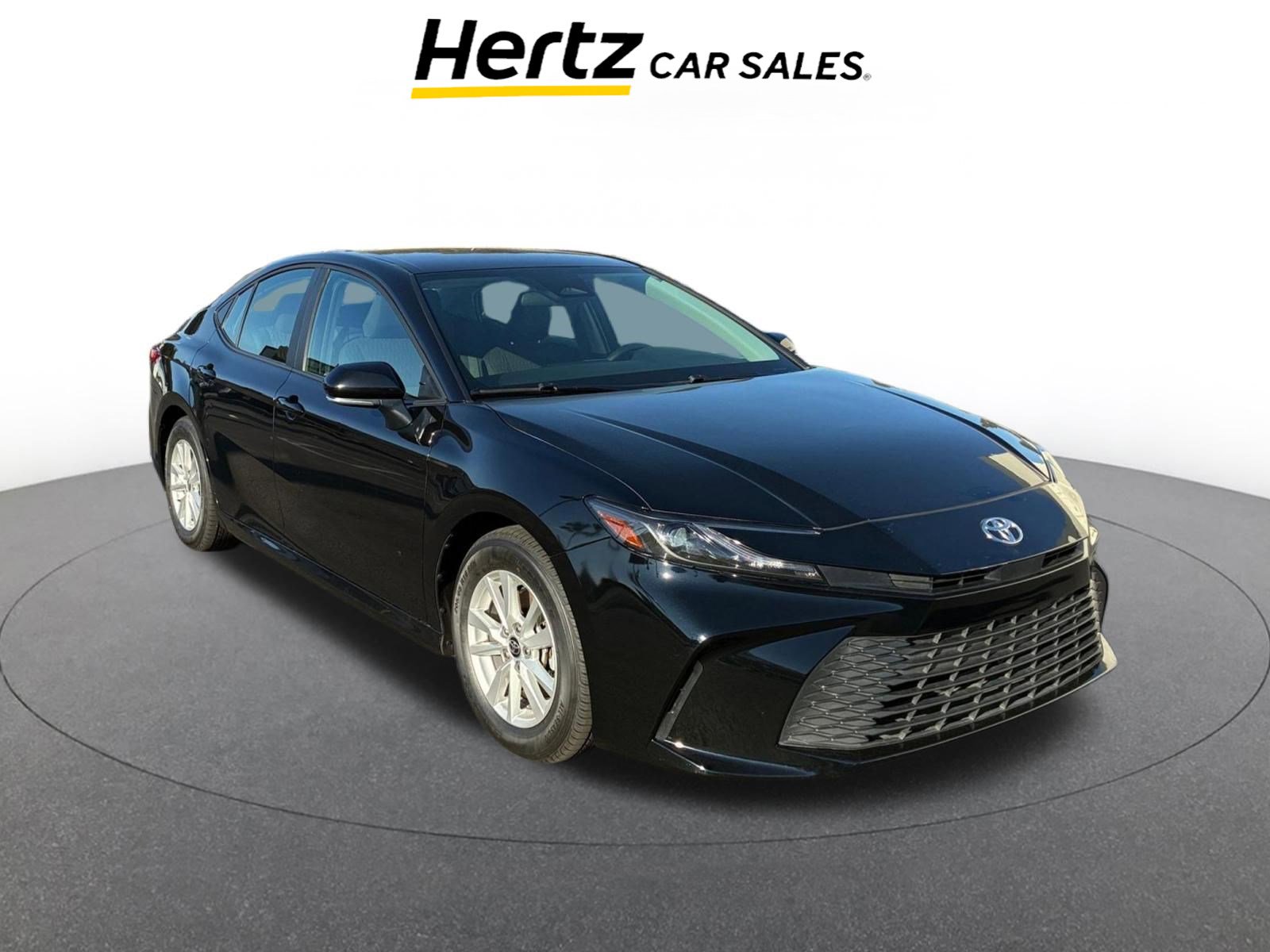 Used 2025 Toyota Camry LE image 1