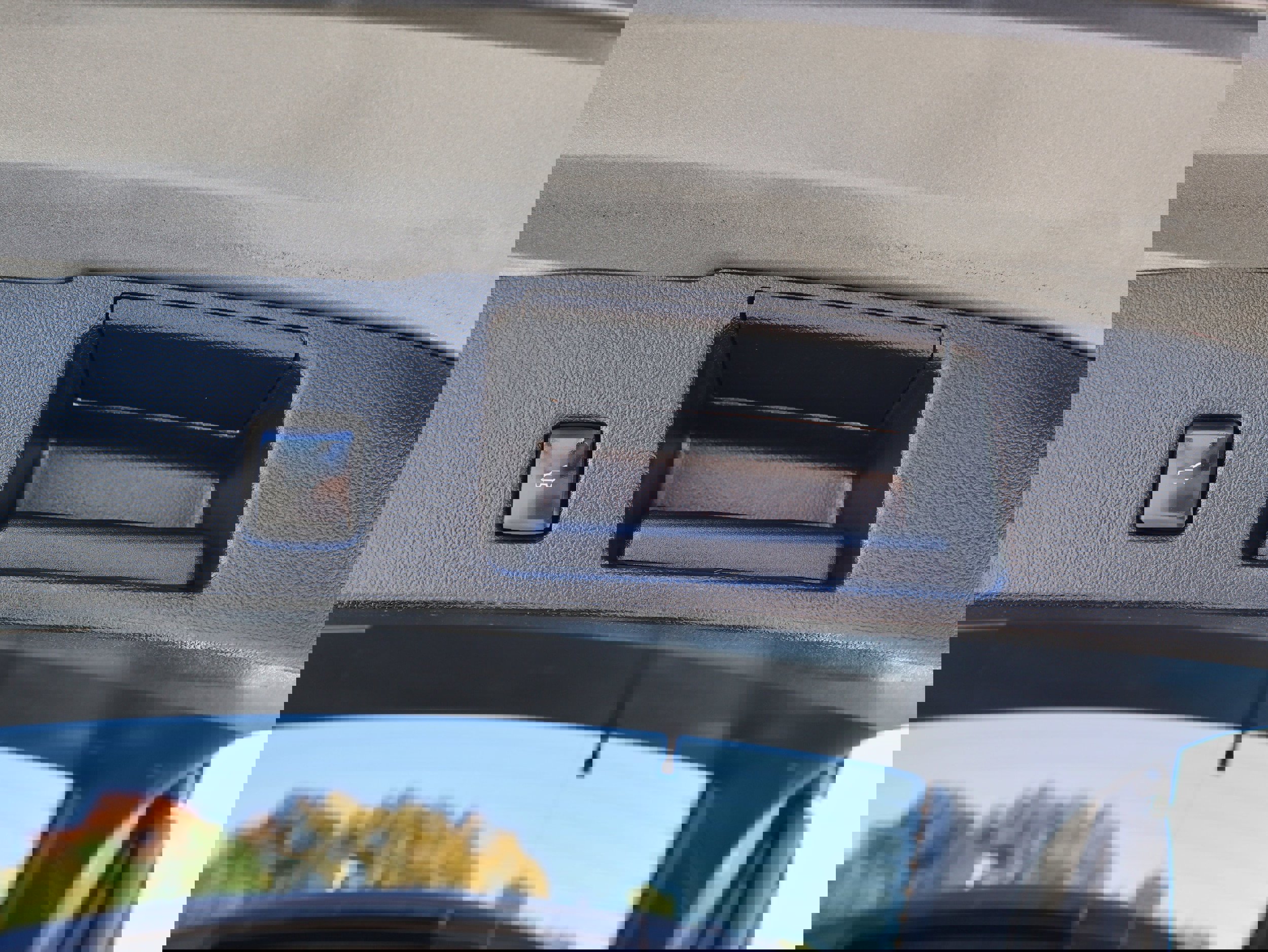 Used 2022 Ford Escape SE w/ SE Sport Appearance Package image 14