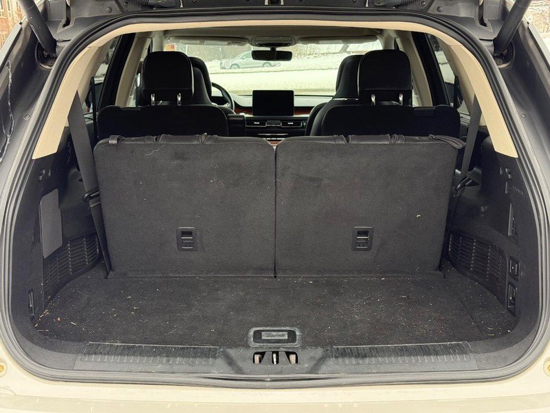 Used 2020 Lincoln Aviator Reserve w/ Equipment Group 202A image 8