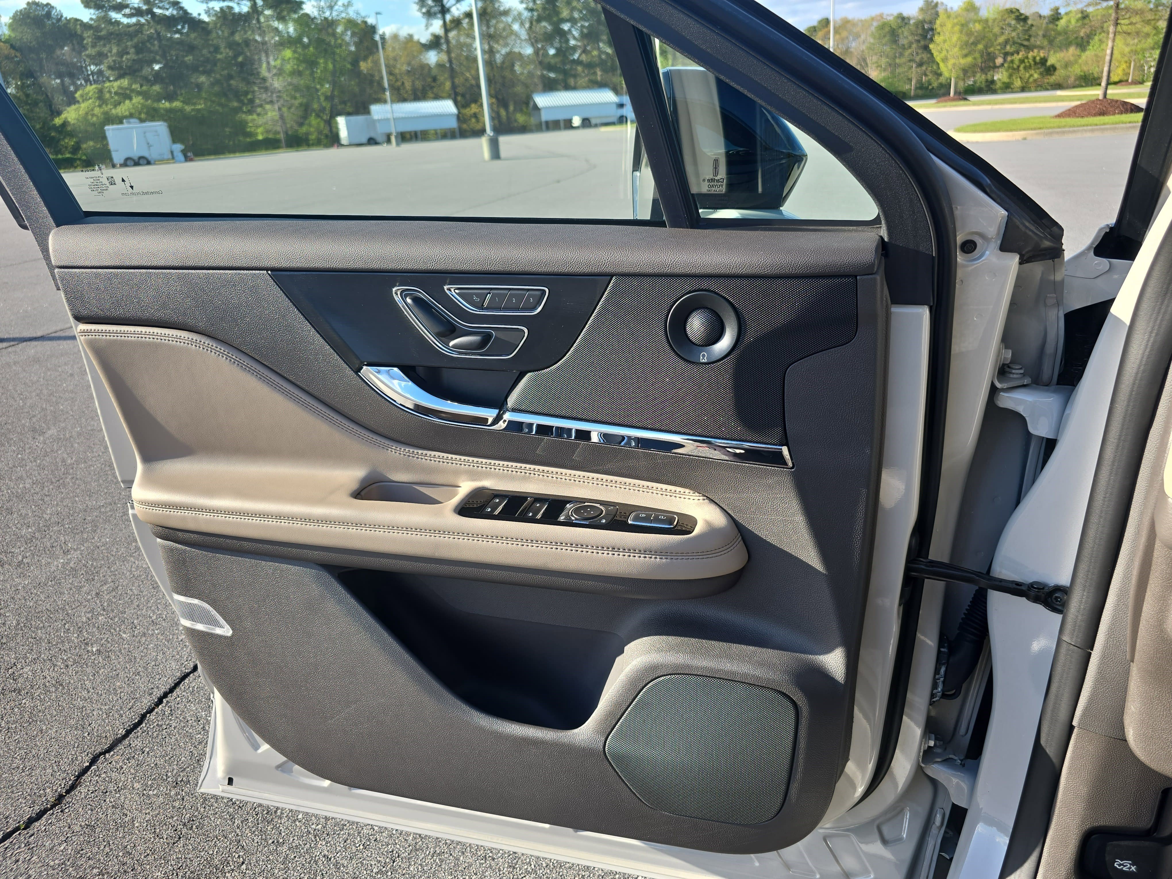 Certified 2023 Lincoln Corsair AWD w/ Equipment Group 102A image 27