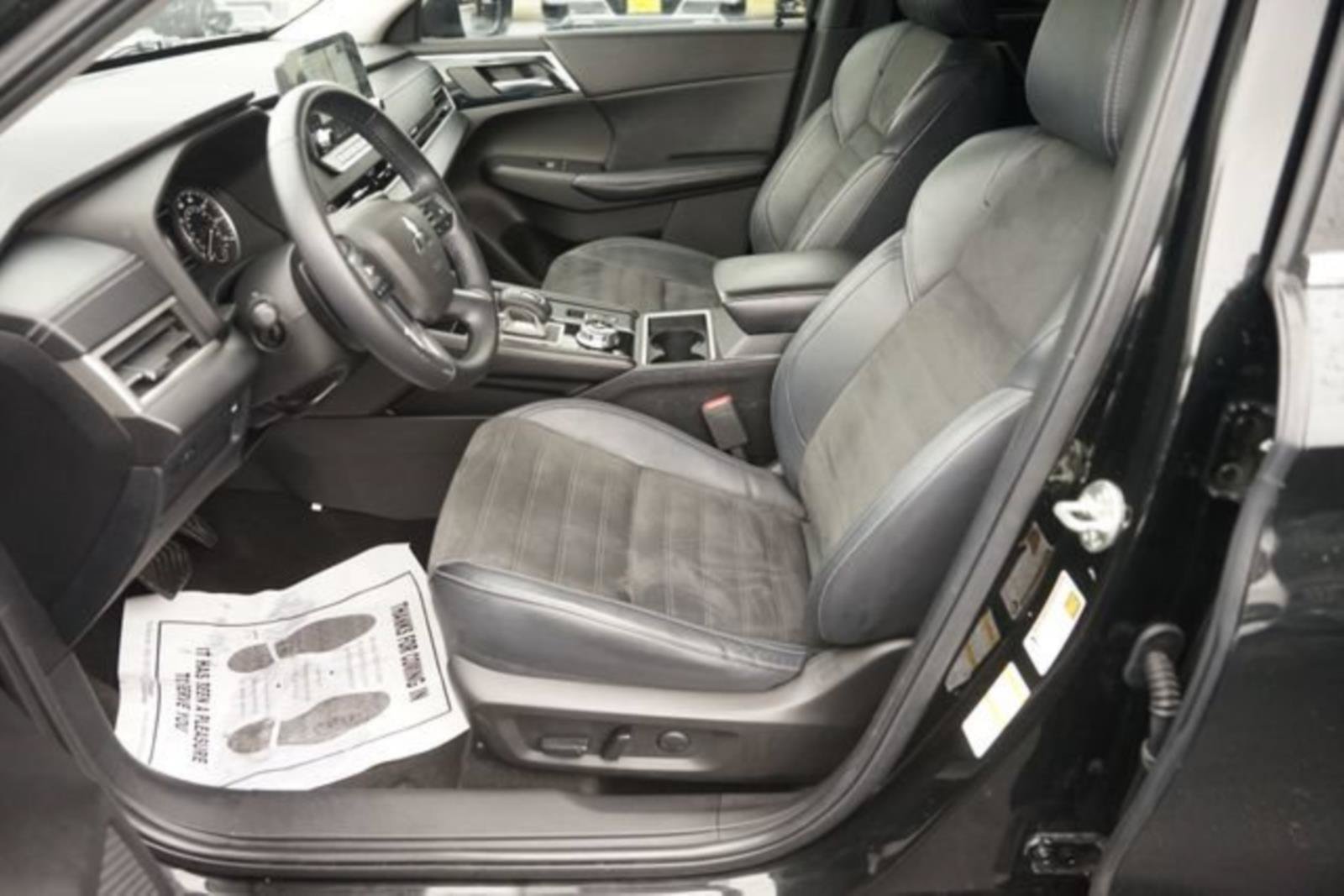 Used 2022 Mitsubishi Outlander SE FWD image 9