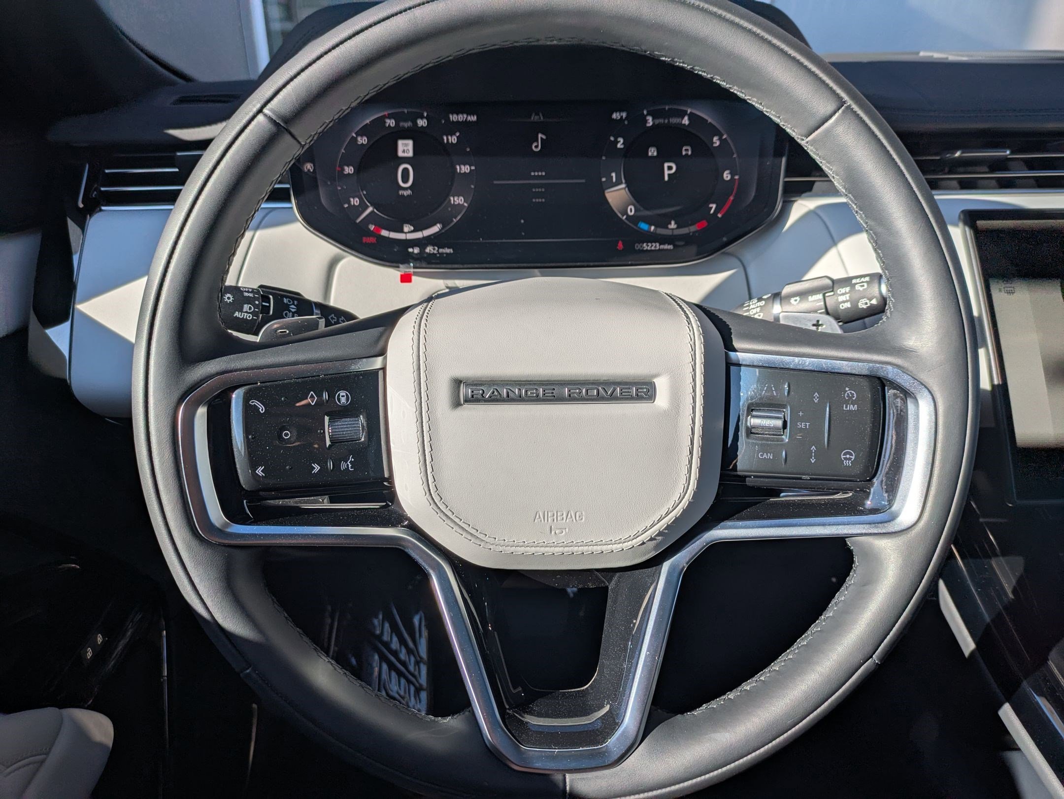 Used 2025 Land Rover Range Rover Sport SE image 15