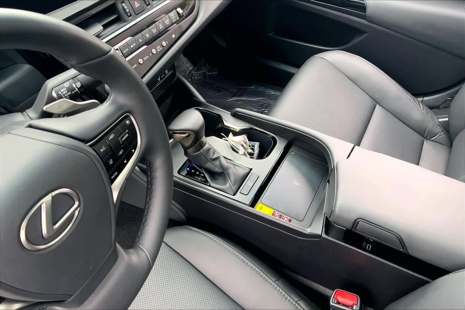 Certified 2025 Lexus ES 350 w/ Premium Package FWD image 17