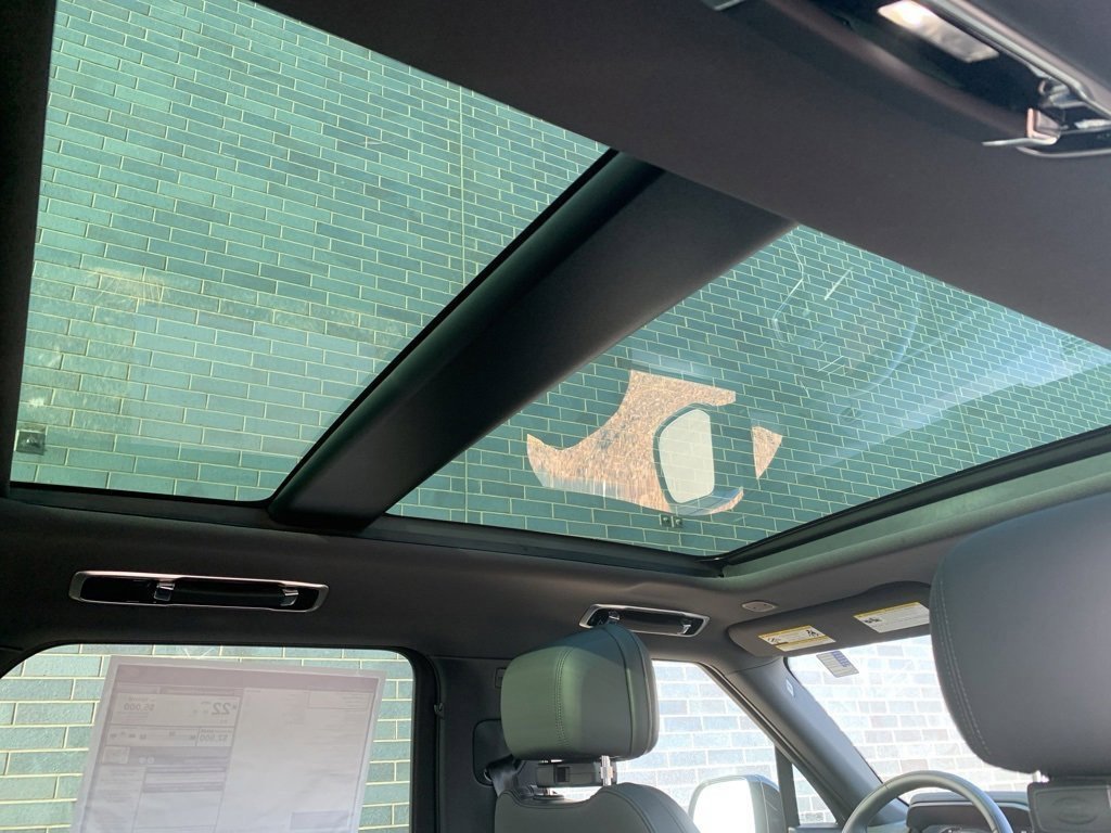 Used 2025 Land Rover Range Rover Sport SE image 20