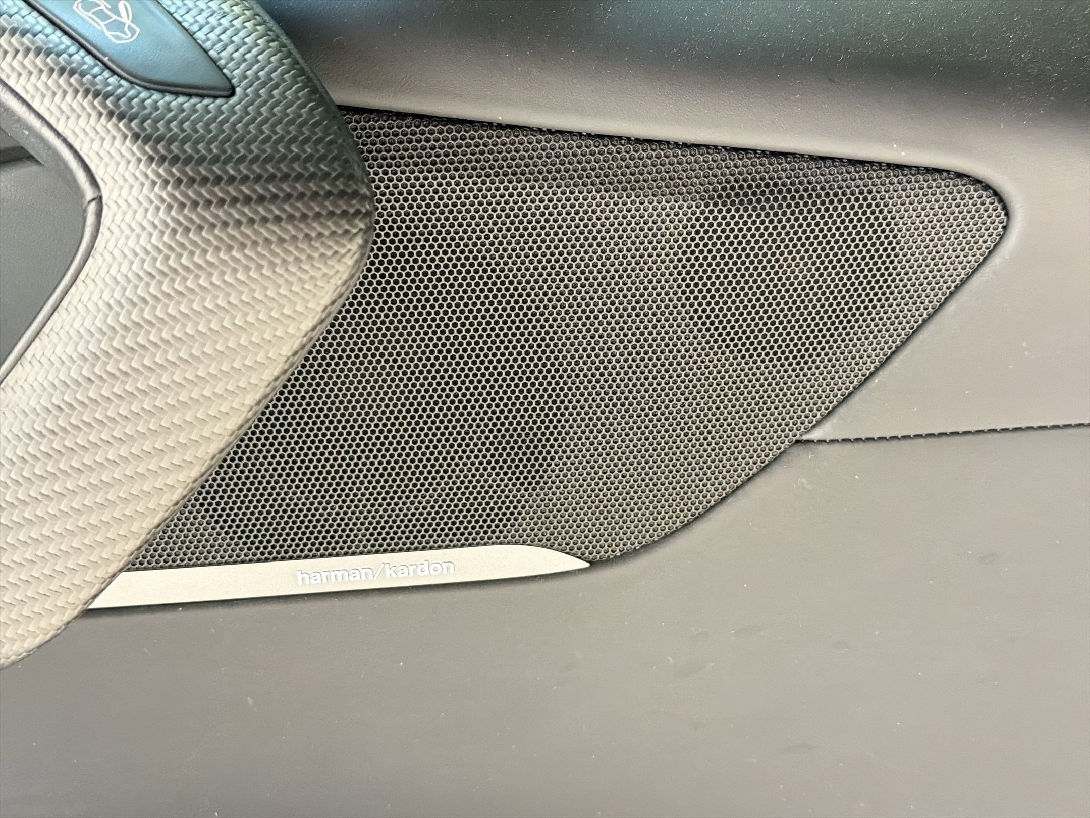 Used 2019 BMW i8 Coupe image 20