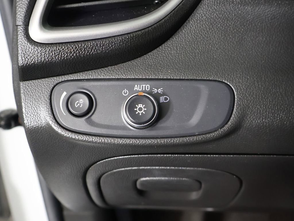 Used 2022 Chevrolet Trax LS AWD/4WD image 30