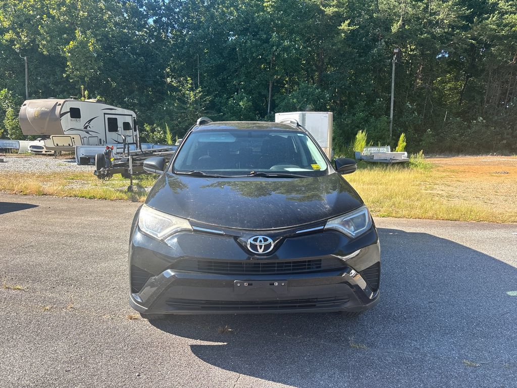 Used 2016 Toyota RAV4 LE AWD/4WD image 2