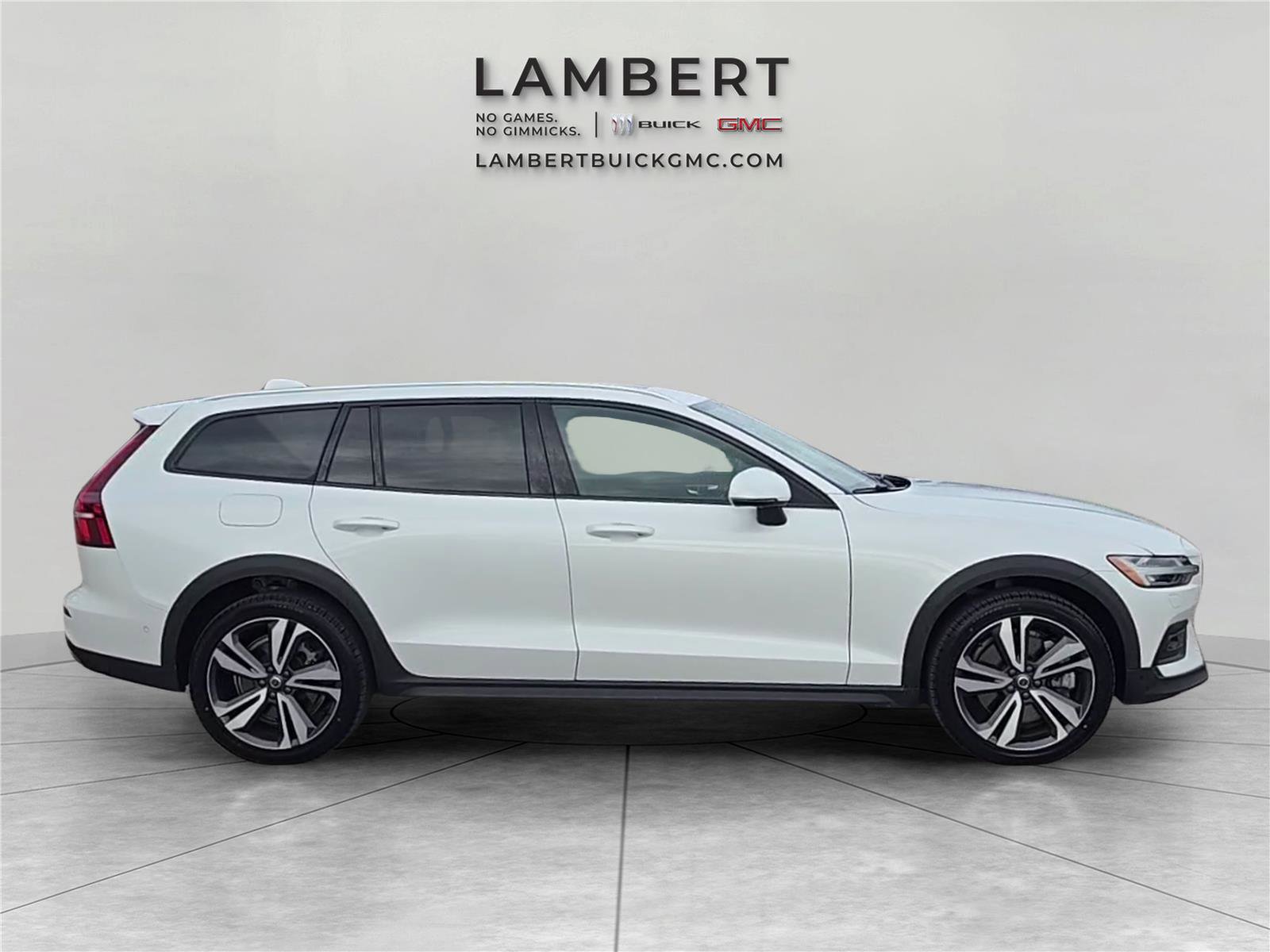 Used 2025 Volvo V60 B5 Cross Country Plus AWD/4WD image 7