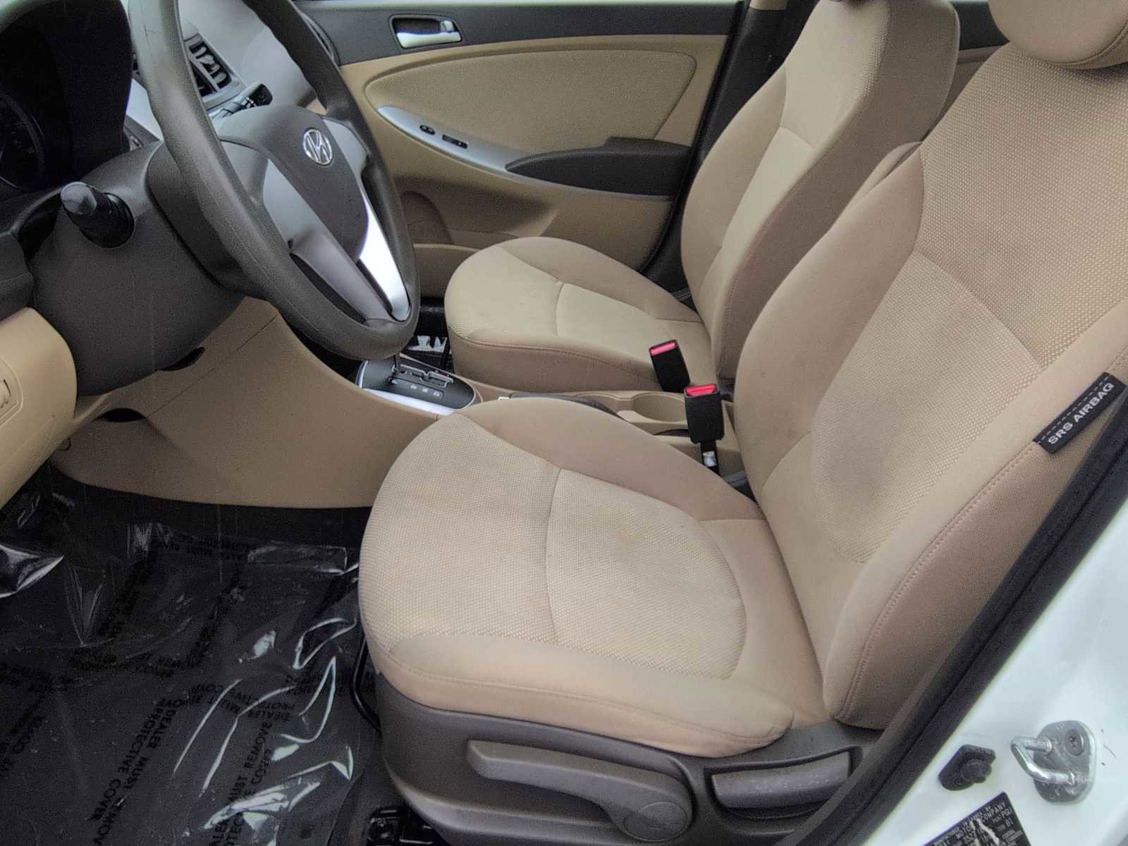 Used 2013 Hyundai Accent GLS FWD image 16