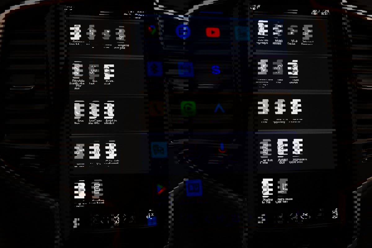 Used 2024 Volvo XC90 T8 Ultimate w/ Protection Package Premier image 33