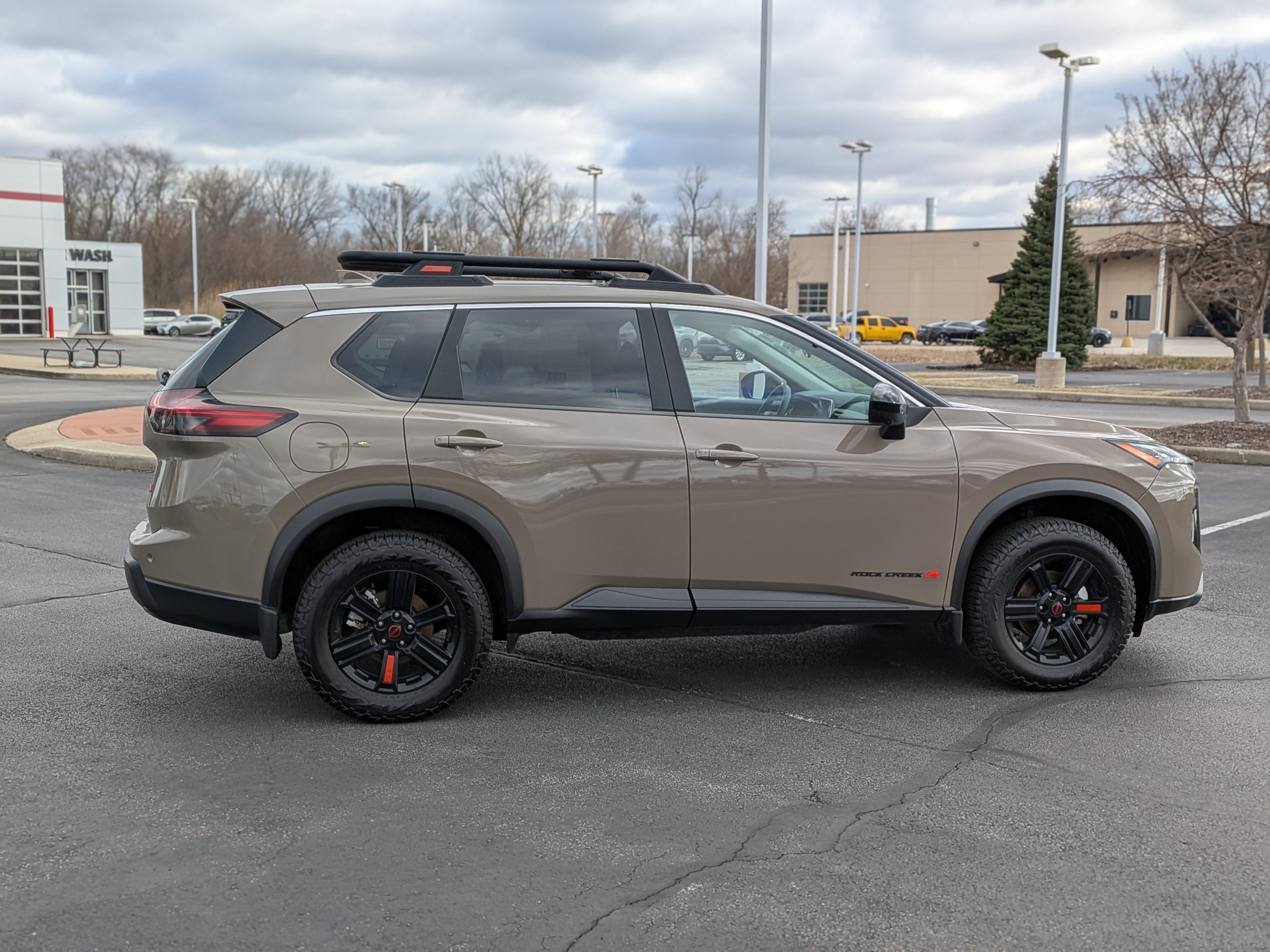 Used 2025 Nissan Rogue SV AWD/4WD image 9
