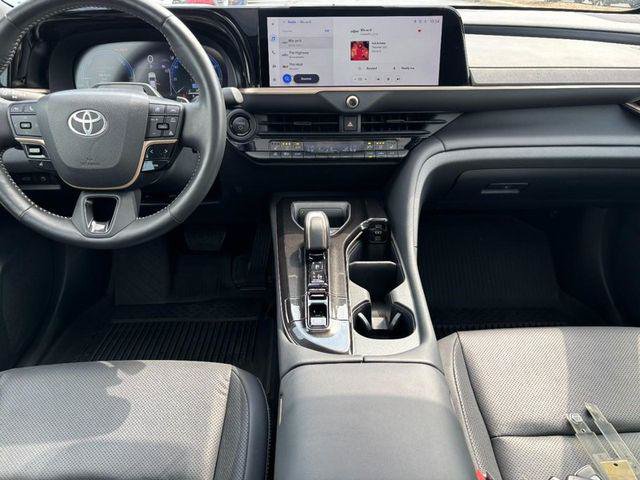 Certified 2025 Toyota Crown Platinum AWD/4WD image 10