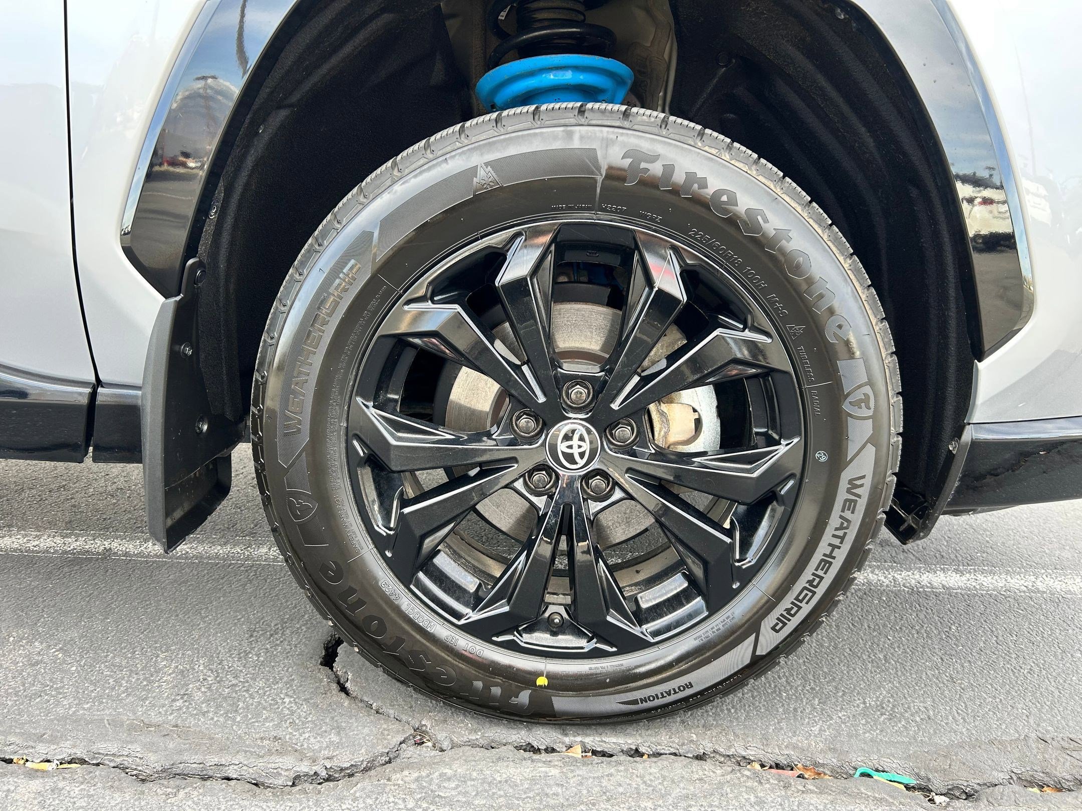 Certified 2024 Toyota RAV4 SE w/ Convenience Package image 29