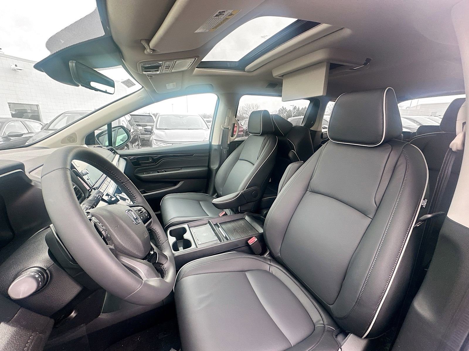 New 2026 Honda Odyssey Touring image 4