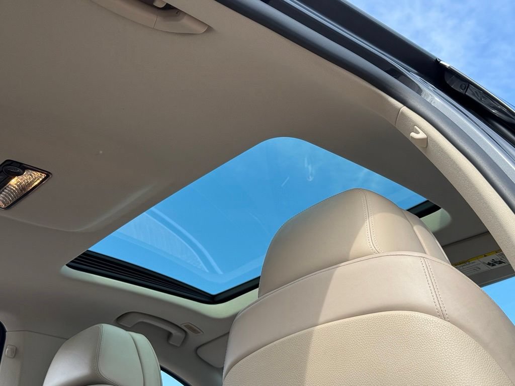Used 2012 BMW 750i xDrive AWD/4WD image 6