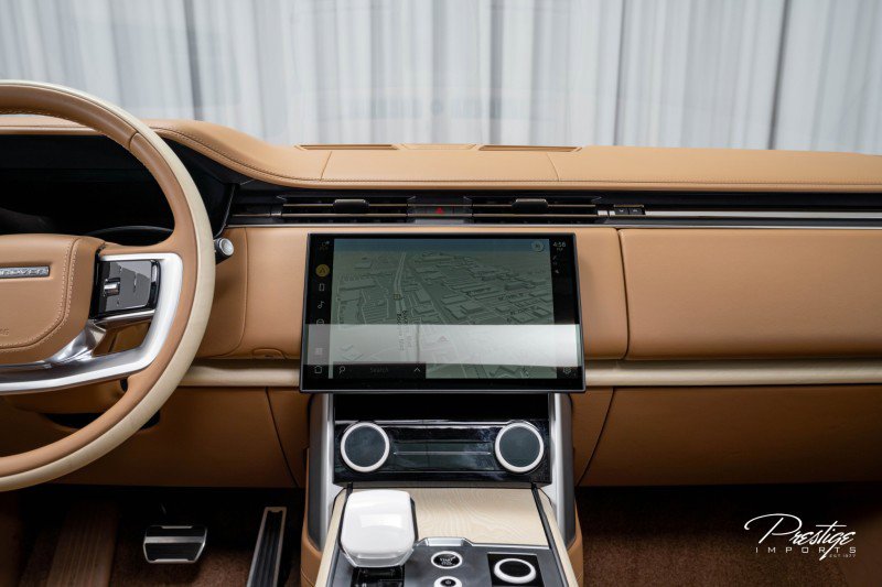 Used 2023 Land Rover Range Rover SV image 32