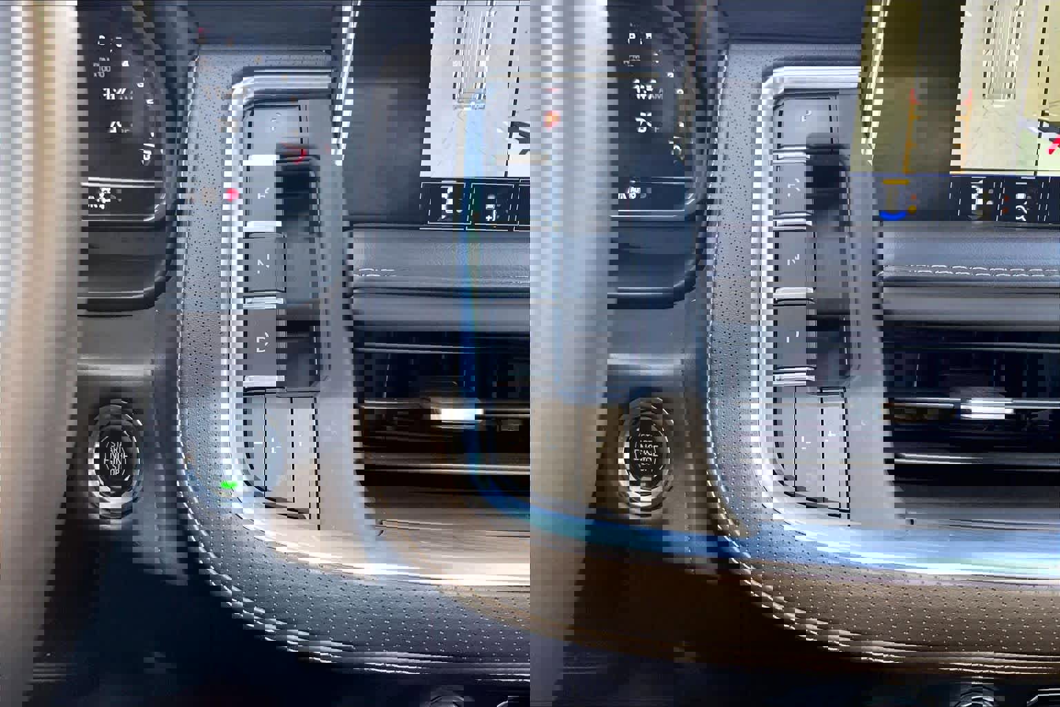 Used 2023 GMC Yukon SLT w/ SLT Premium Package AWD/4WD image 35