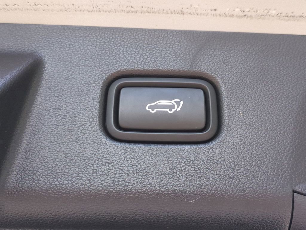 Used 2022 Hyundai Tucson Limited w/ Cargo Package FWD image 15