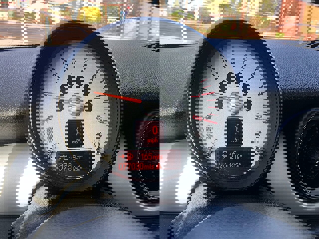 Used 2011 MINI Cooper Hardtop image 12