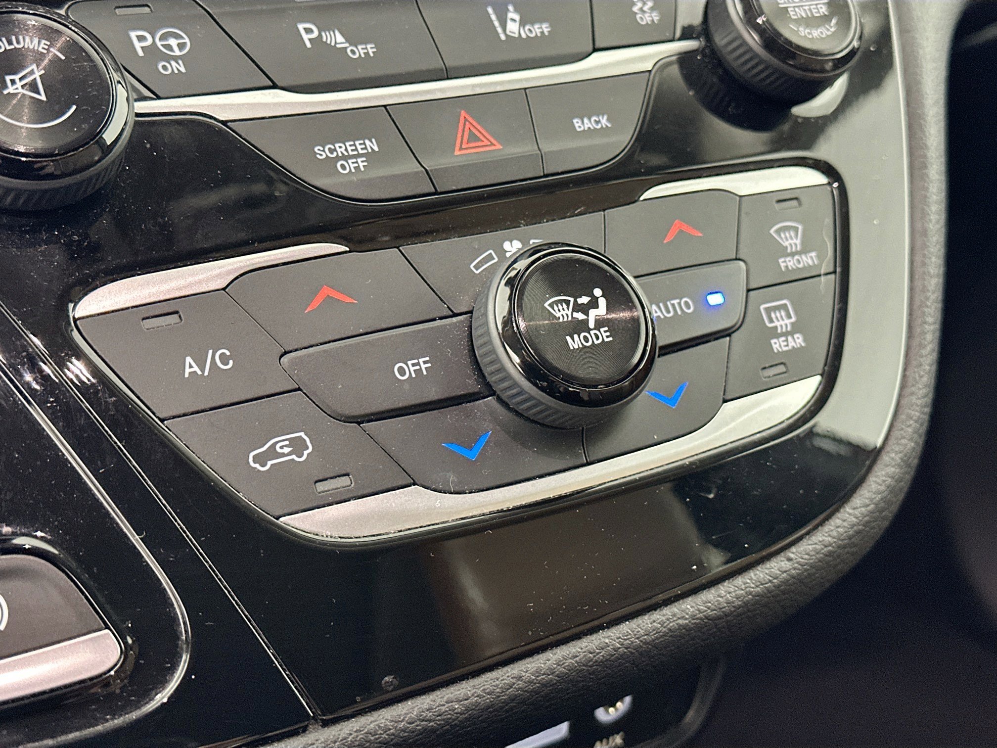 Used 2017 Chrysler Pacifica Limited FWD image 20