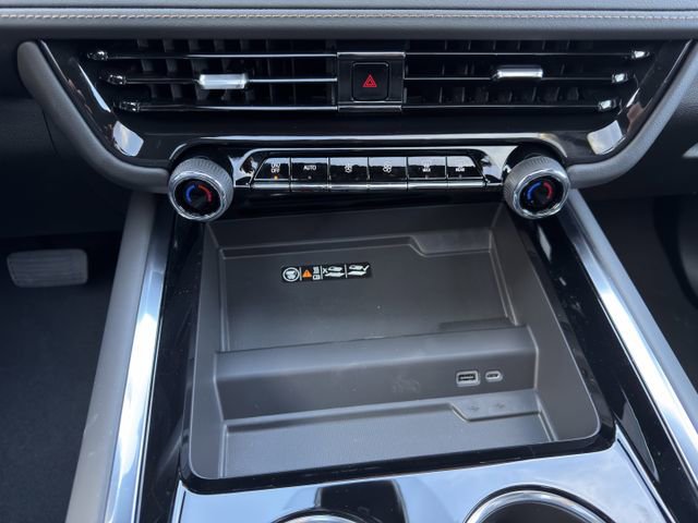 New 2026 Chevrolet Tahoe High Country AWD/4WD image 17