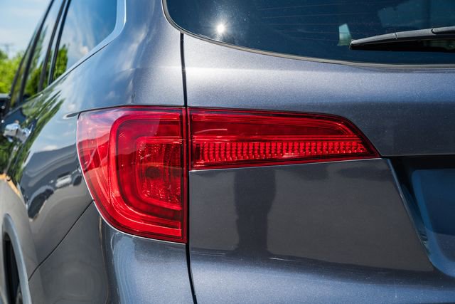 Used 2017 Honda Pilot Touring image 8