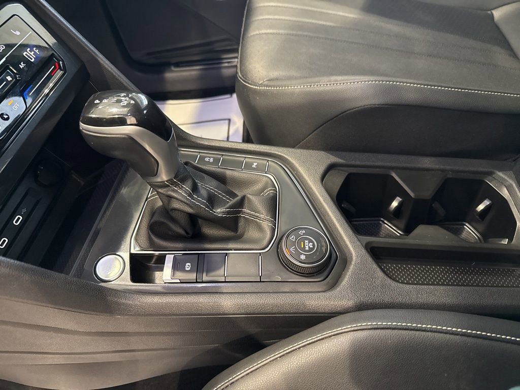 Used 2023 Volkswagen Tiguan SE R-Line image 21