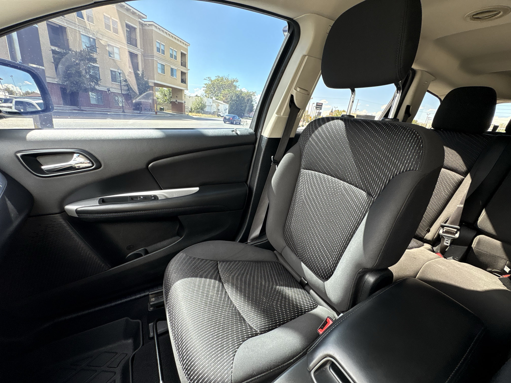 Used 2017 Dodge Journey SXT w/ Premium Group FWD image 29