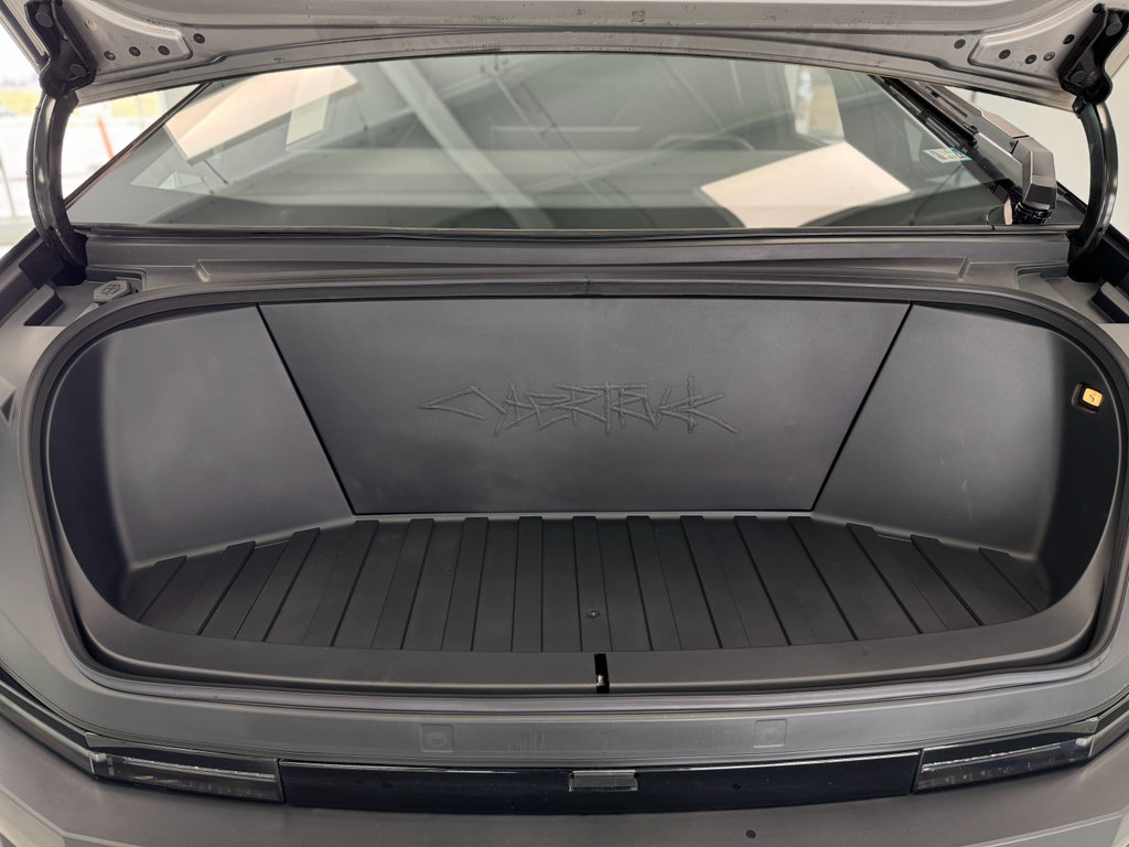 Used 2024 Tesla Cybertruck AWD Crew Cab image 44