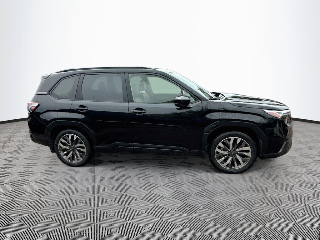 Used 2025 Subaru Forester Touring AWD/4WD image 5