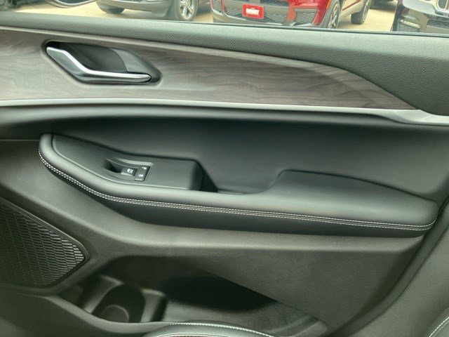 Certified 2025 Jeep Grand Cherokee Limited w/ Luxury Tech Group II image 21