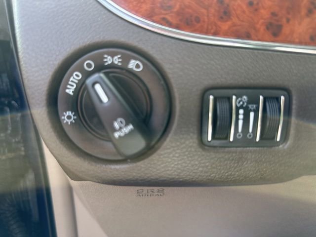 Used 2016 Chrysler Town & Country Touring-L w/ Driver Convenience Group image 22