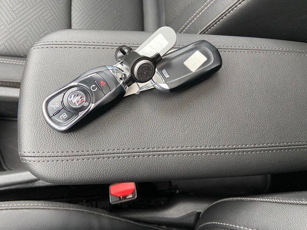 Used 2022 Buick Encore GX Essence w/ Experience Buick Package image 30