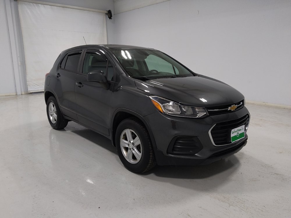 Used 2020 Chevrolet Trax LS w/ Tint and Cruise Package AWD/4WD image 13
