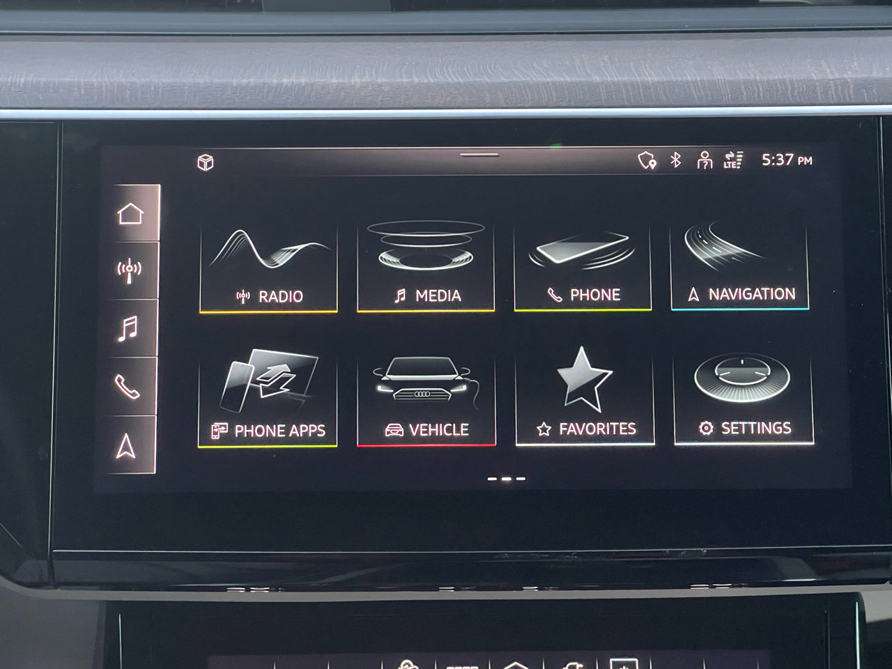 Used 2023 Audi e-tron Premium w/ Convenience Plus Package image 42