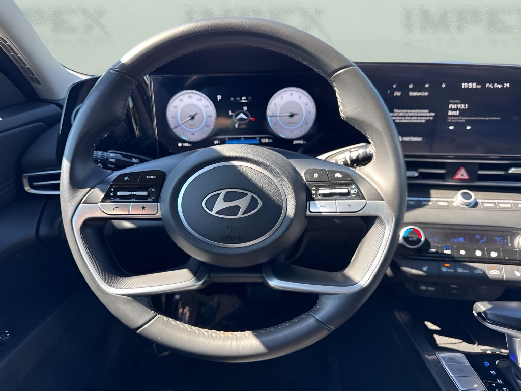 Used 2025 Hyundai Elantra SEL FWD image 13