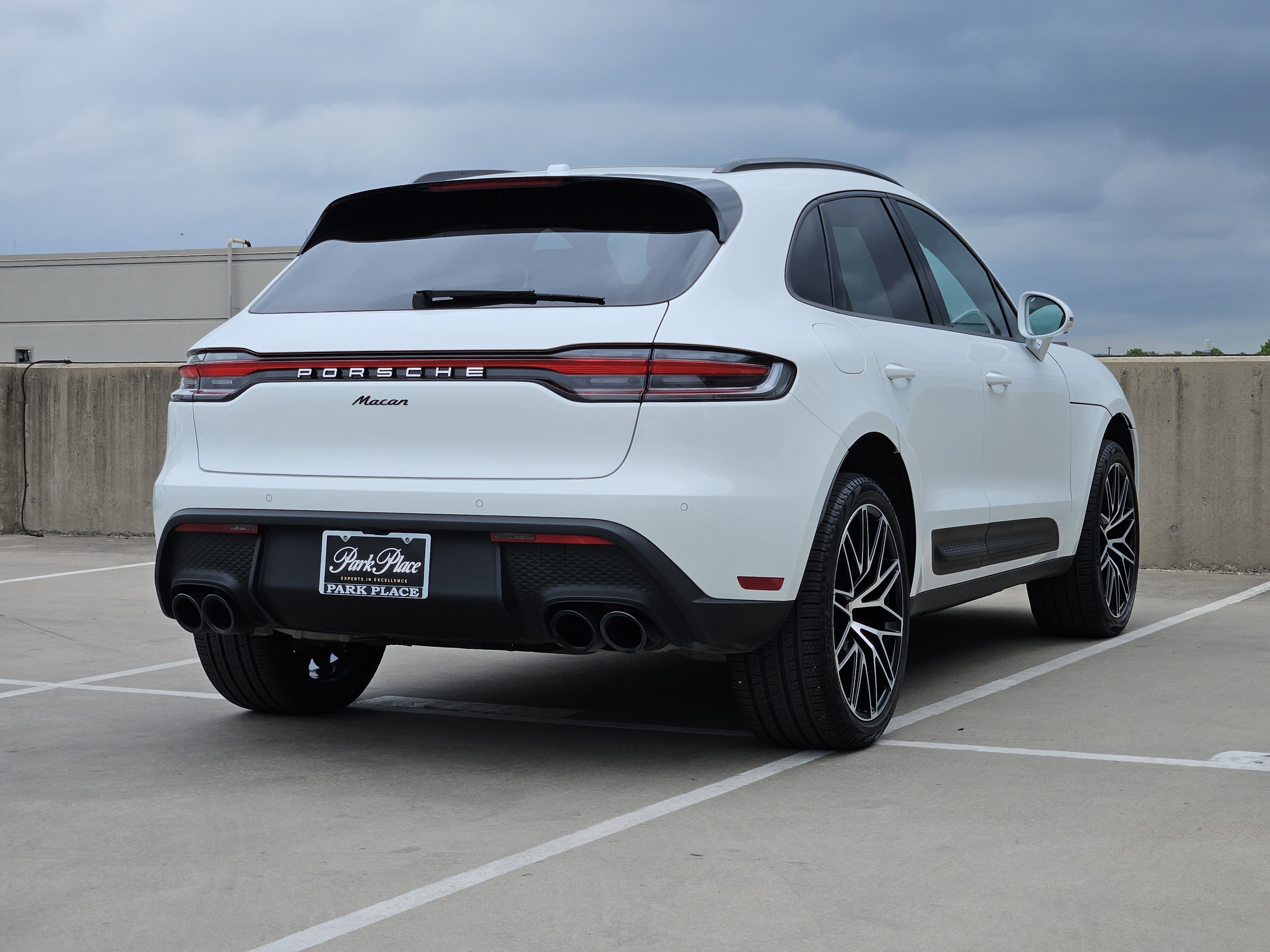 Certified 2026 Porsche Macan AWD/4WD image 8