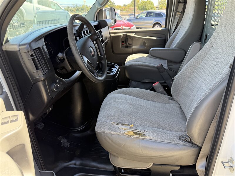 Used 2014 GMC Savana 2500 RWD image 12