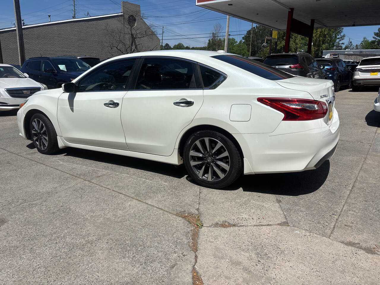 Used 2017 Nissan Altima 2.5 SV FWD image 11