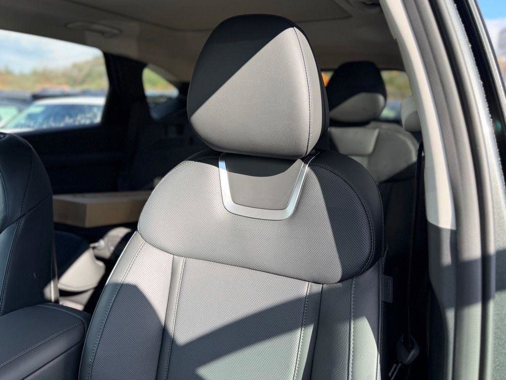 New 2026 Hyundai Tucson Limited image 11