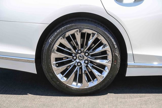 Used 2022 Lexus LS 500 w/ Accessory Package (Z1) image 9