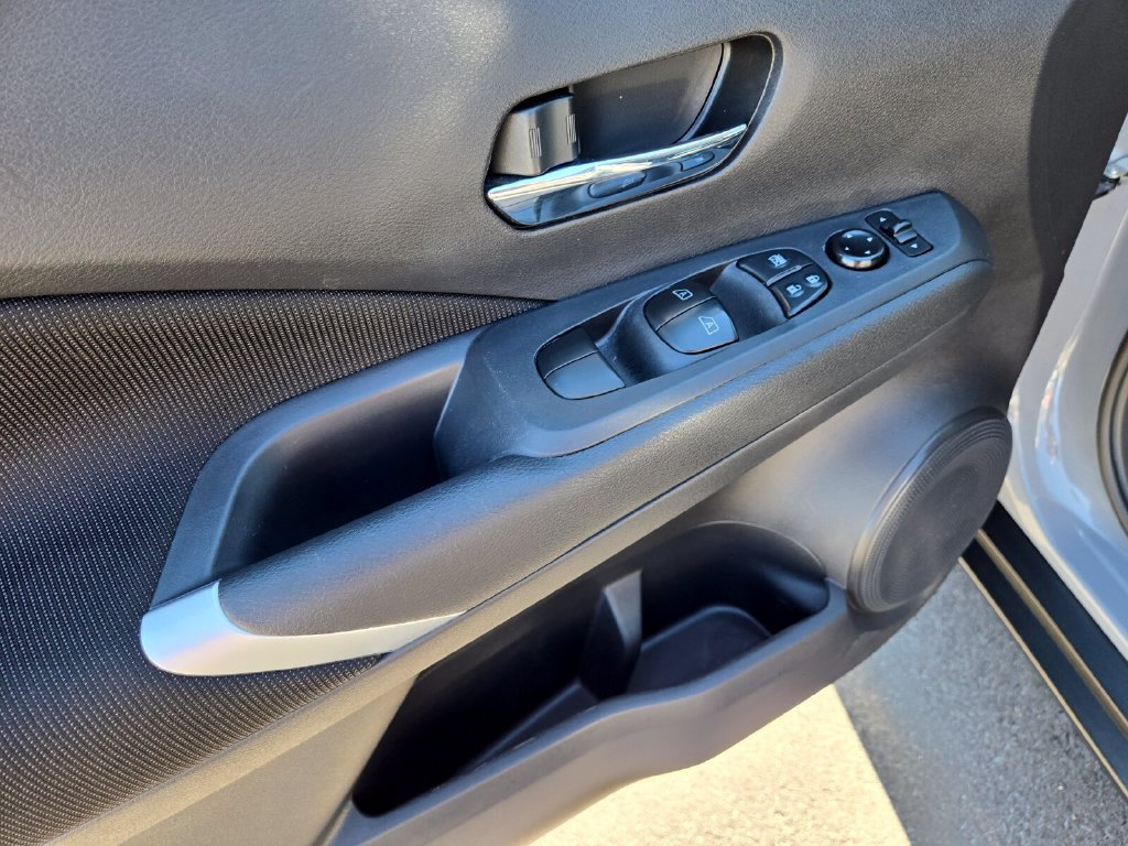 Used 2023 Nissan Kicks SV FWD image 12
