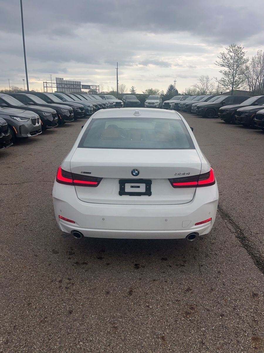 Used 2025 BMW 330i xDrive Sedan image 4