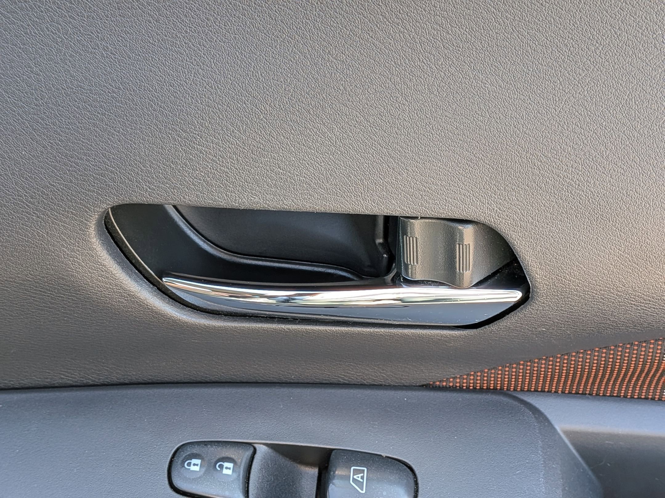 Used 2021 Nissan Kicks SR w/ Exterior Package image 32