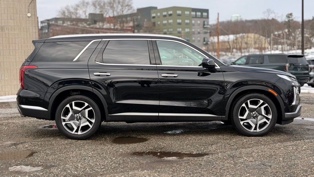 Used 2023 Hyundai Palisade Limited w/ Cargo Package image 7