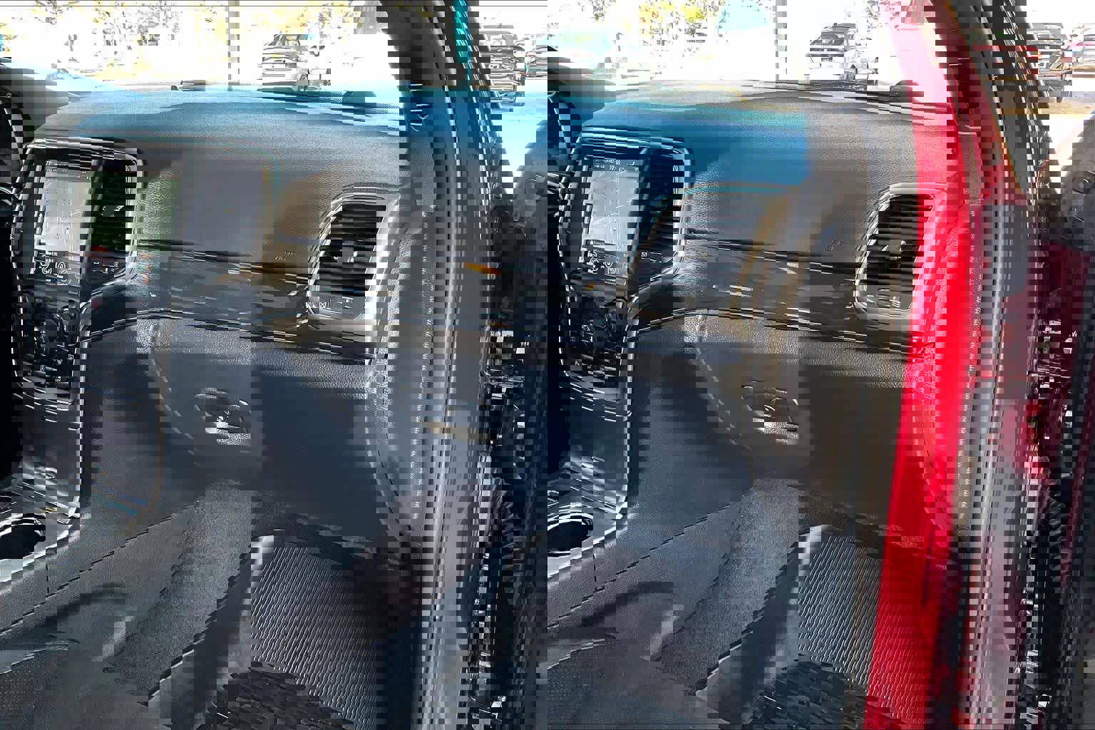 Used 2018 Jeep Grand Cherokee Trailhawk image 18