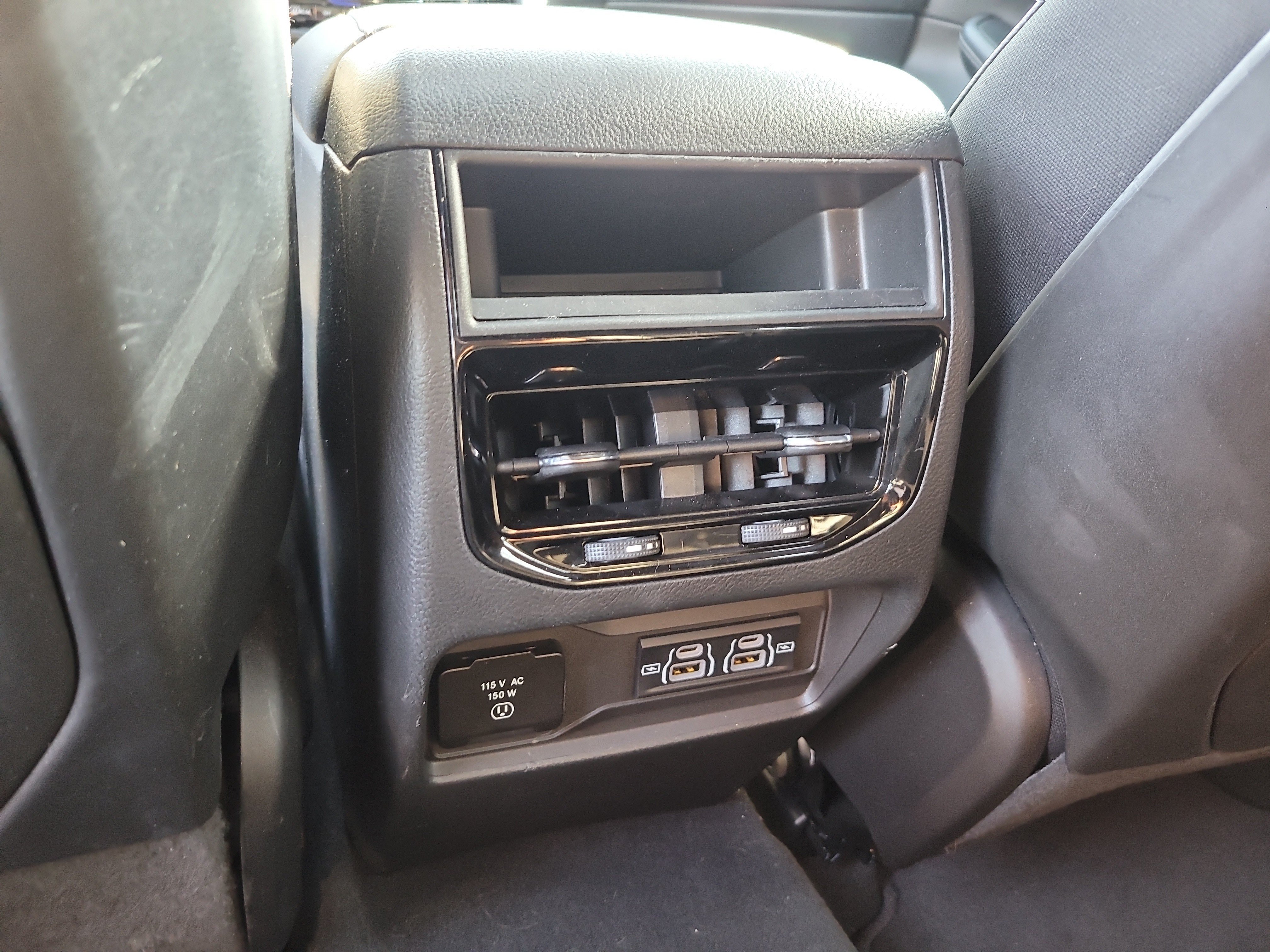 Used 2024 Jeep Grand Cherokee Altitude RWD image 13
