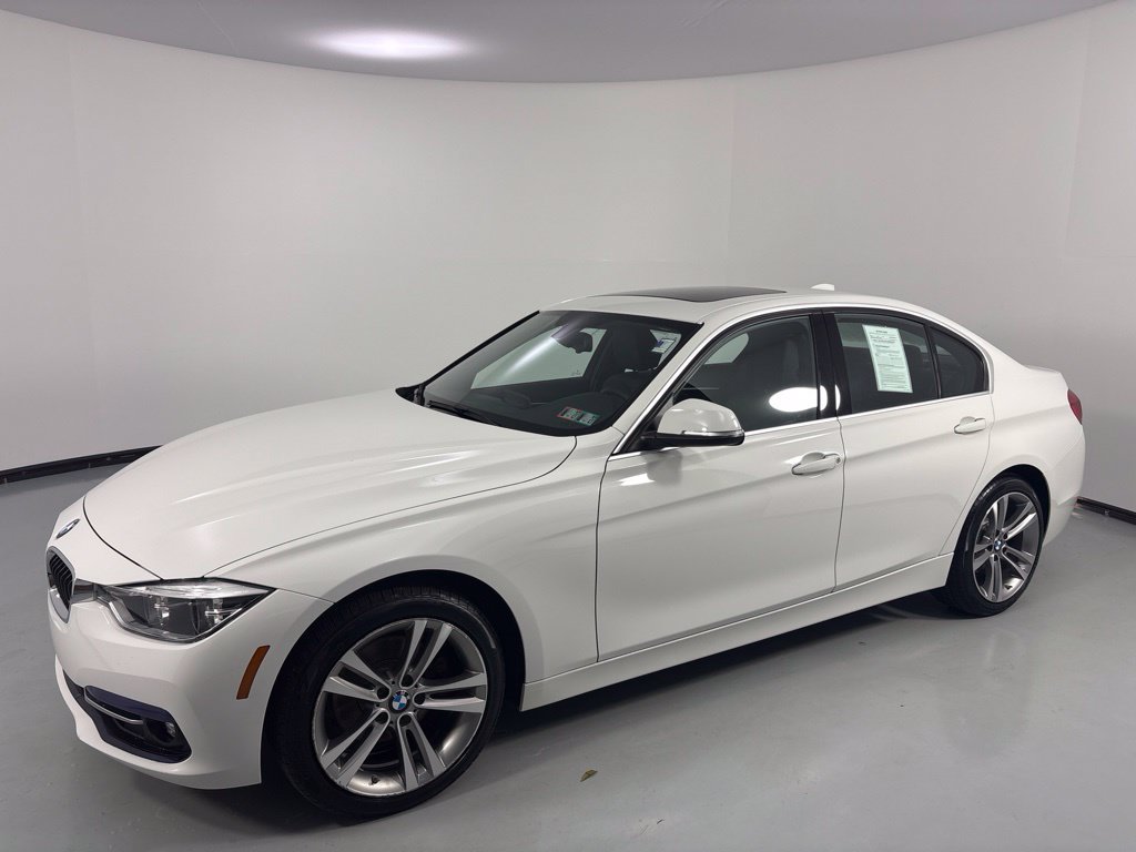 Used 2018 BMW 330i xDrive Sedan w/ Convenience Package AWD/4WD image 3