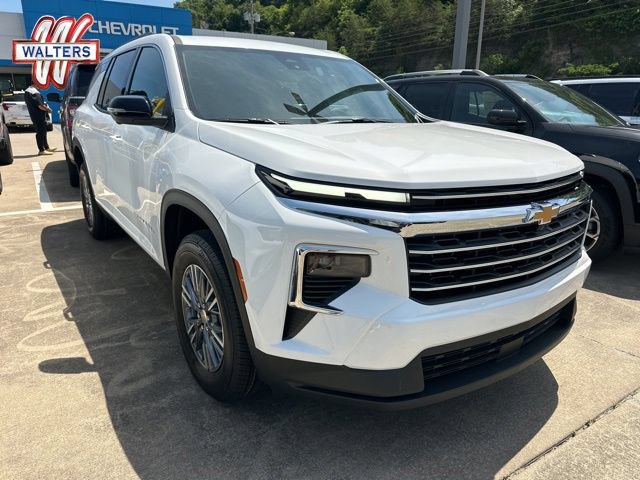 New 2026 Chevrolet Traverse LT w/ Driver Confidence Package FWD image 1